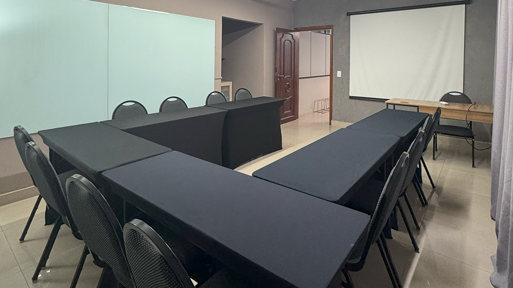 Sala Satir 16 pessoas
