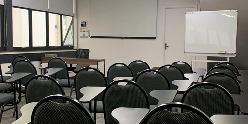 Auditório Freud — capacidade 50 pessoas, ambiente intimista