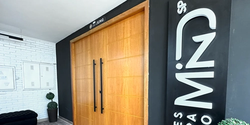 Auditório Jung — capacidade 110 pessoas, ideal para grandes eventos